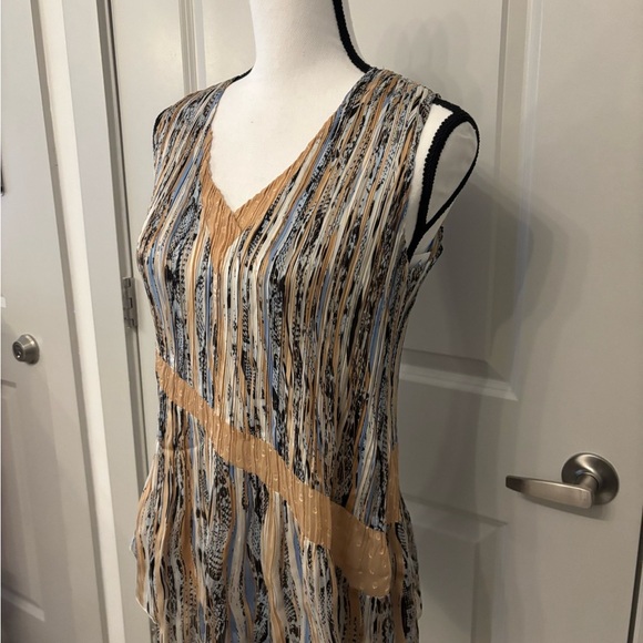 Alberto Makali tan and blue patterned flowy tank top blouse size L - Picture 9 of 16